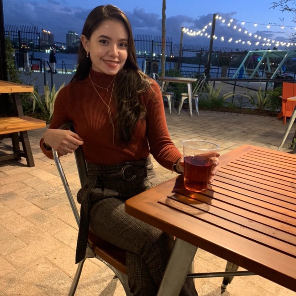 Meet your Posher, Adriana